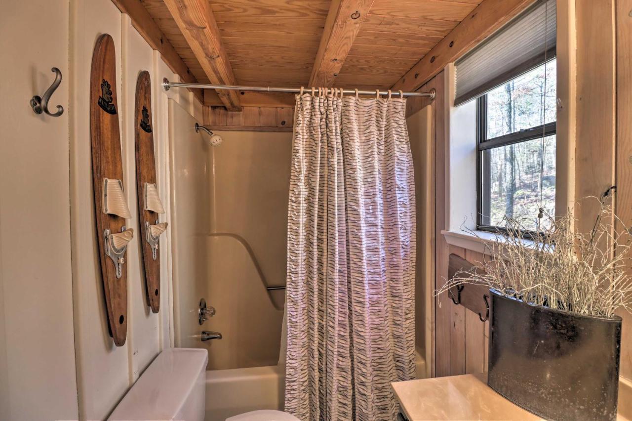 Scenic Greers Ferry Cabin With Deck And Fire Pit! Heber Springs Eksteriør bilde